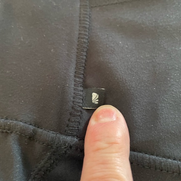 Marika size Black Medium 3/4 length leggings.  Back cell phone Pocket. - Picture 2 of 7